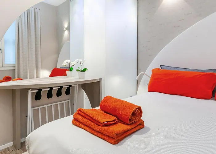 Orange M3 Duomo 12 Min Διαμέρισμα *