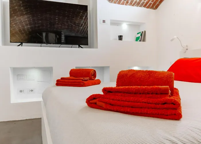 Orange M3 Duomo 12 Min