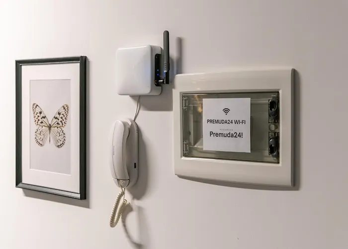 We - Premuda Boutique, * Milan