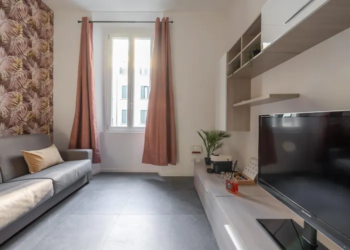 We - Premuda Boutique, * Milan