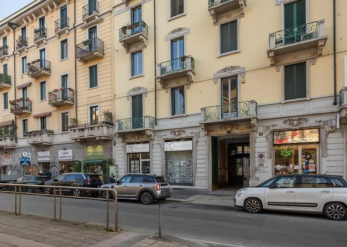 We - Premuda Boutique, * Milan