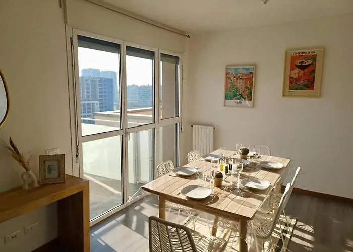 Sui Generis Penthouse With Terraces Milán