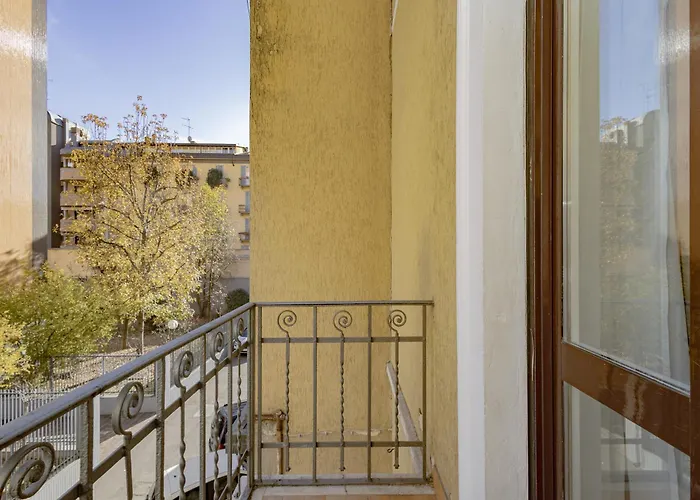 Xenia - Cozy Luminous Flat Near Navigli *