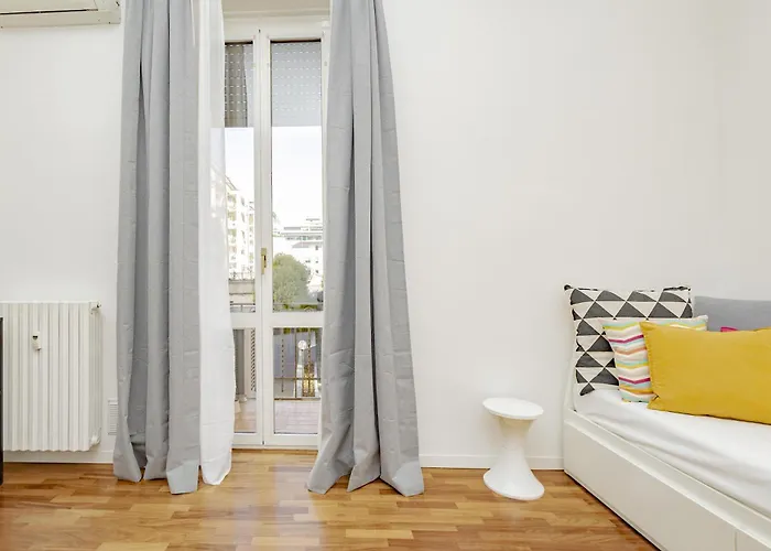 Xenia - Cozy Luminous Flat Near Navigli Μιλάνο