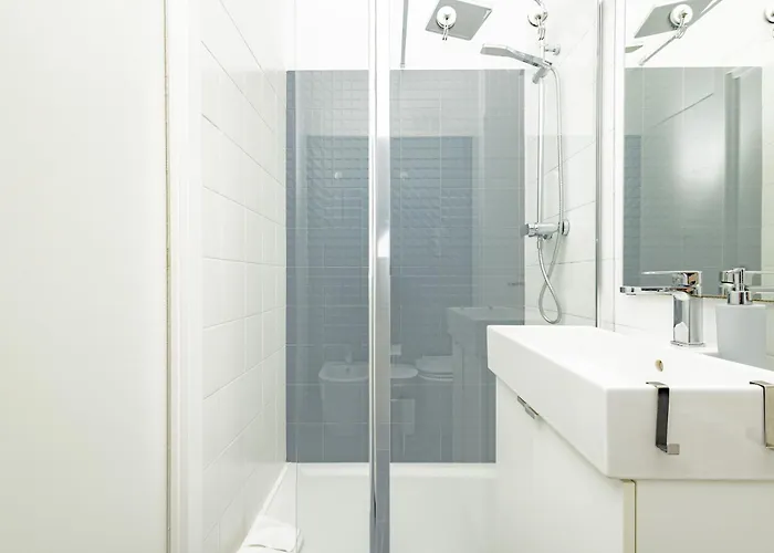 Xenia - Cozy Luminous Flat Near Navigli