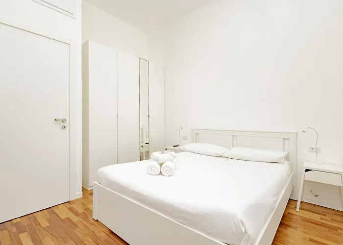 Xenia - Cozy Luminous Flat Near Navigli Διαμέρισμα Μιλάνο