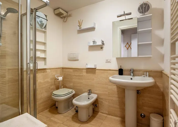 One Bedroom With Terrace Near Duomo アパート *