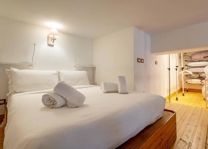 アパート One Bedroom With Terrace Near Duomo *