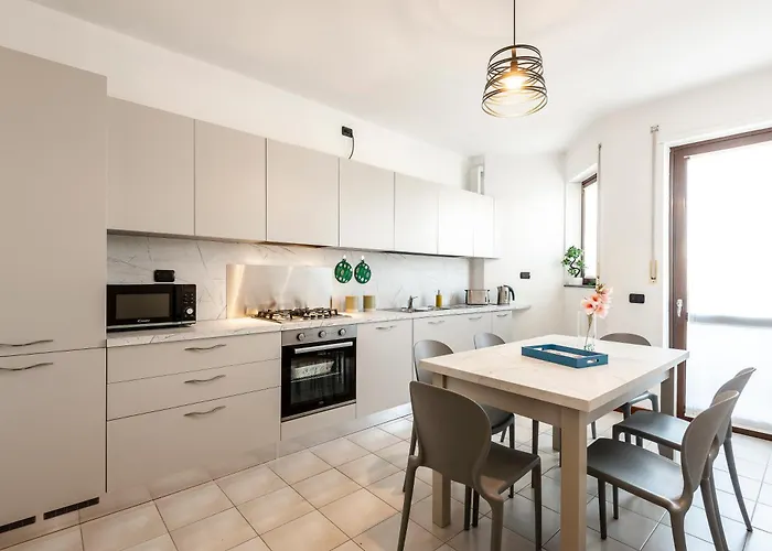 Stayeasy Sesia5 - 4 Bedrooms Penthouse, 2 Baths Appartamento