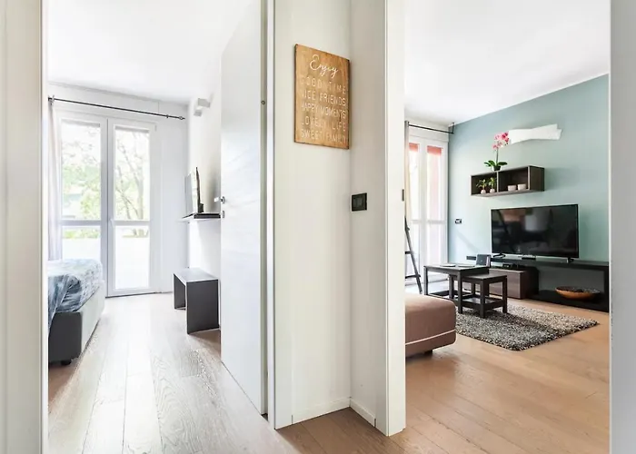 Wisehouse - Luxury Near Fiera Mico & Citylife Апартаменты *