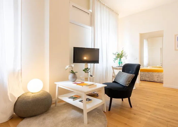 Guesthost - West Apartman *