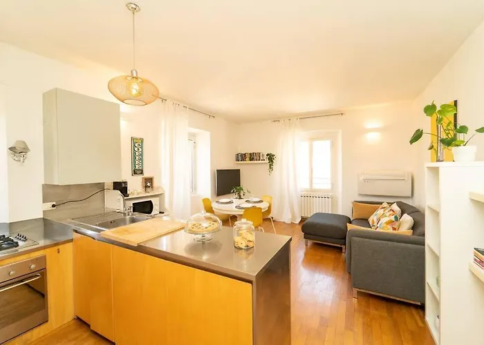 A 15 Min. Dal Duomo * 米兰