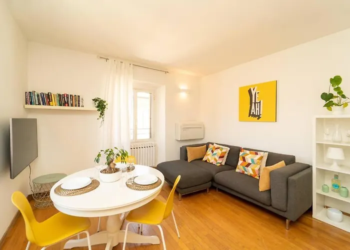 A 15 Min. Dal Duomo * 米兰