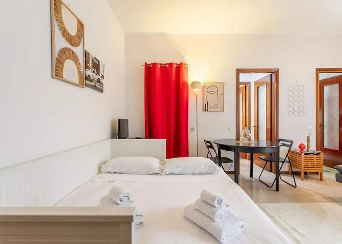 Apartment Rucellai With Shared Pool By Halldis