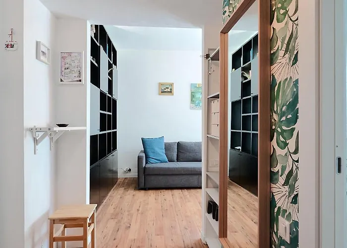 We - Casa Martini, * Milánó