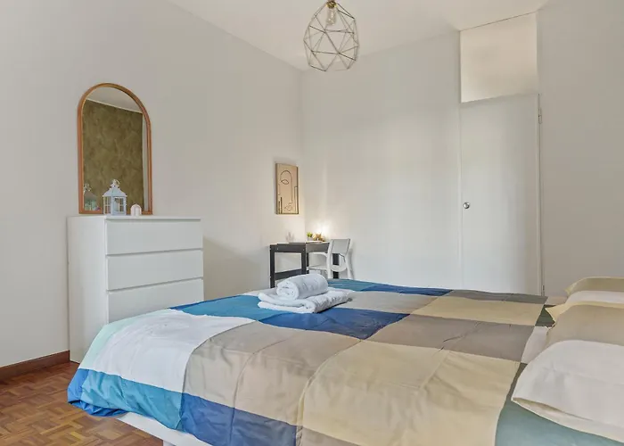 Urban Chic Retreat Station - Loreto Apartment *