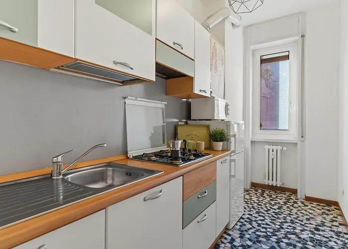 Urban Chic Retreat Station - Loreto Apartment