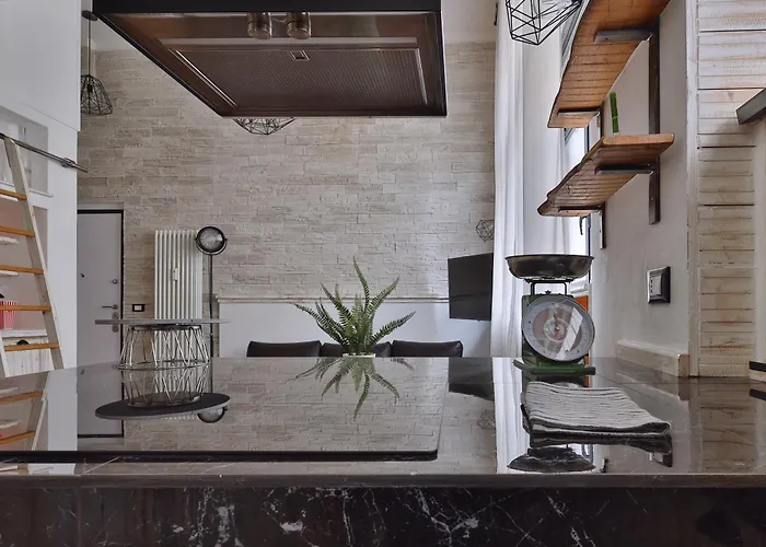 Quiet House In Navigli Sleeps 4 Appartamento