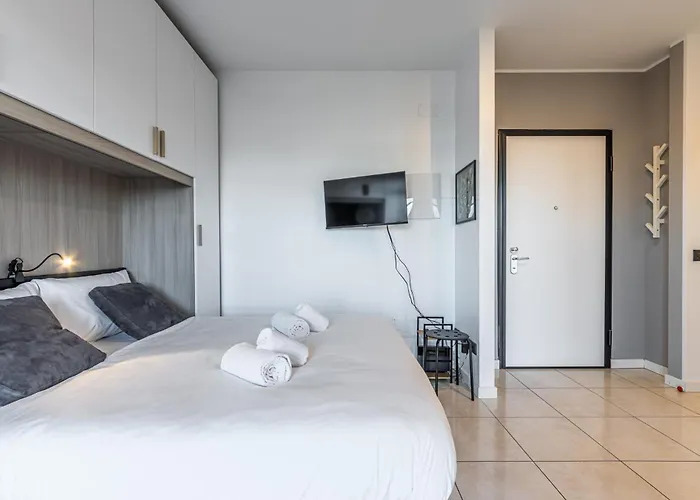 Cosenz Charme * Milano