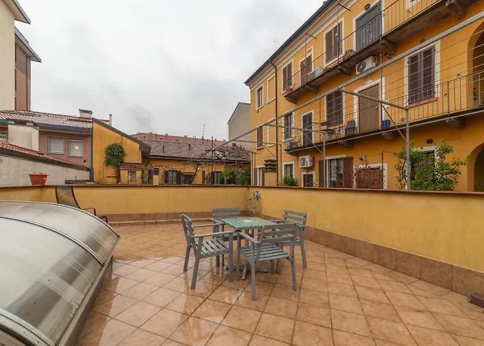 Throat House * Mediolan