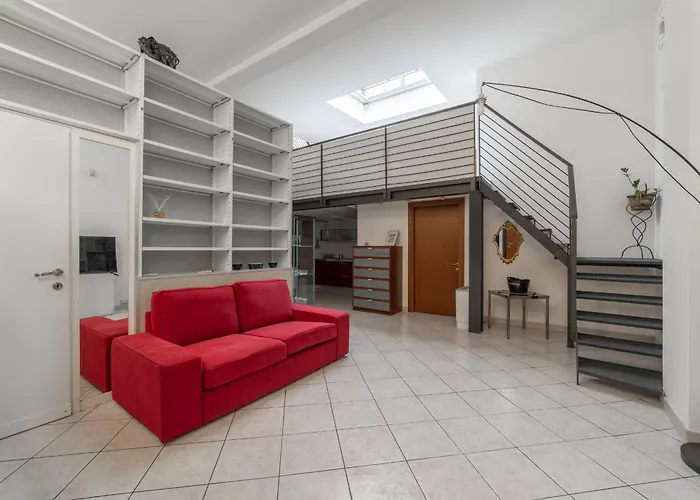 Throat House Mediolan