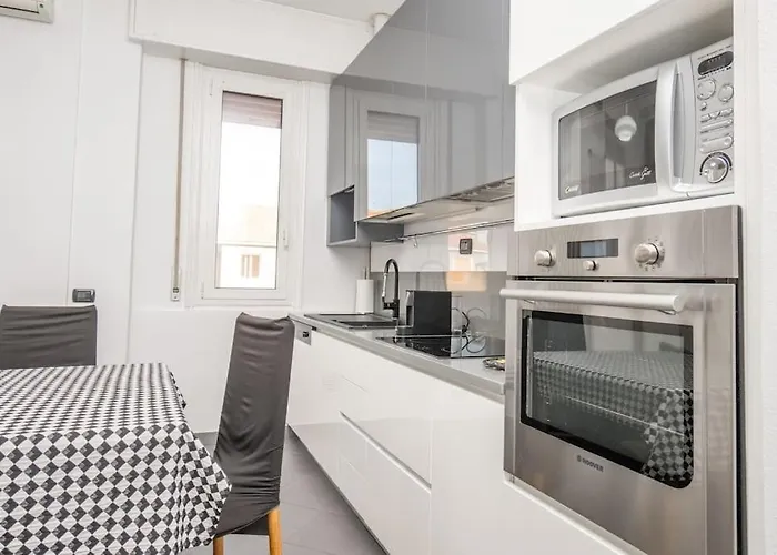 Appartement Grazioso In Bicocca Con Ac E Wi-fi