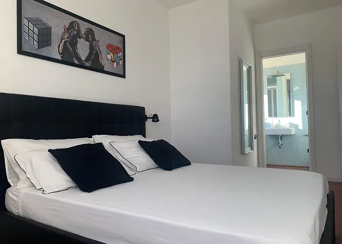 Apartamento Attico Di Design Zona Navigli/moda,milano Milán