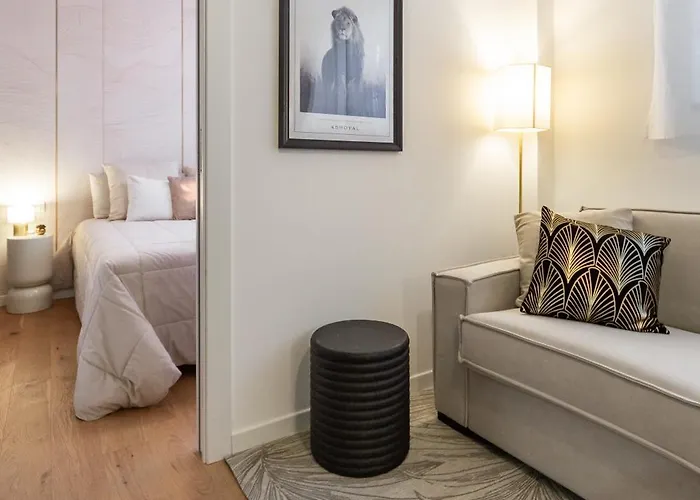 45royal Stylish House Center ميلان