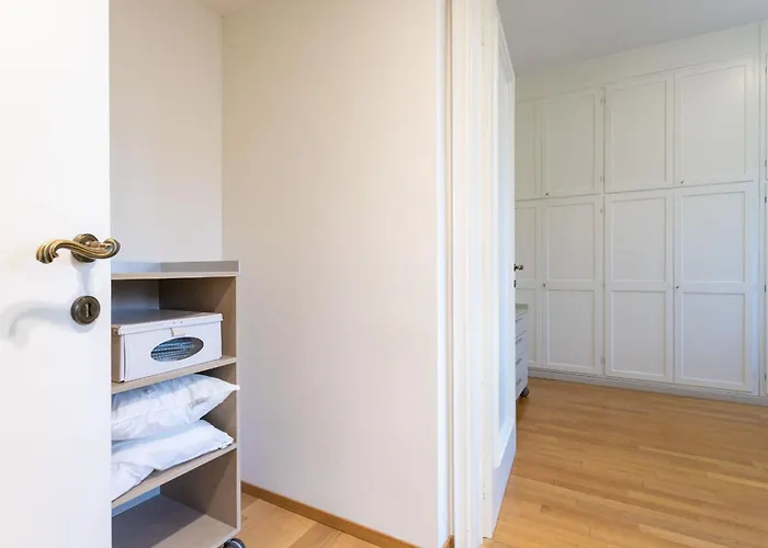 Serra 2br With Terrace By Halldis * Милан