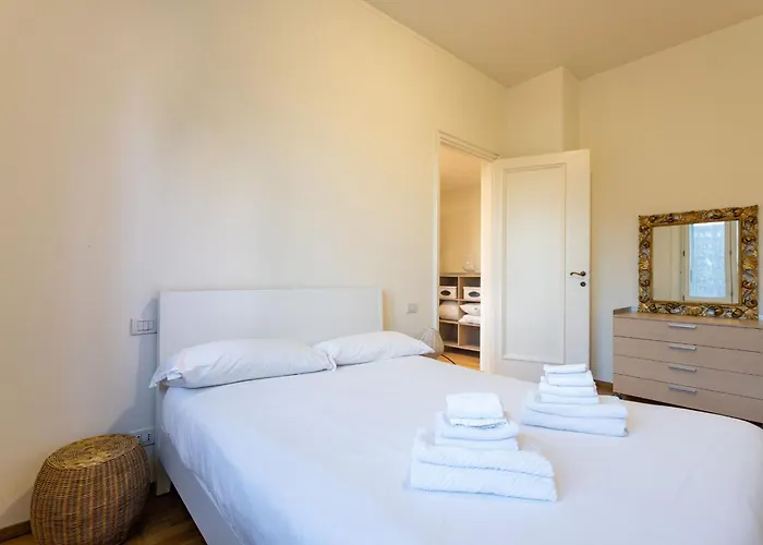 Serra 2br With Terrace By Halldis