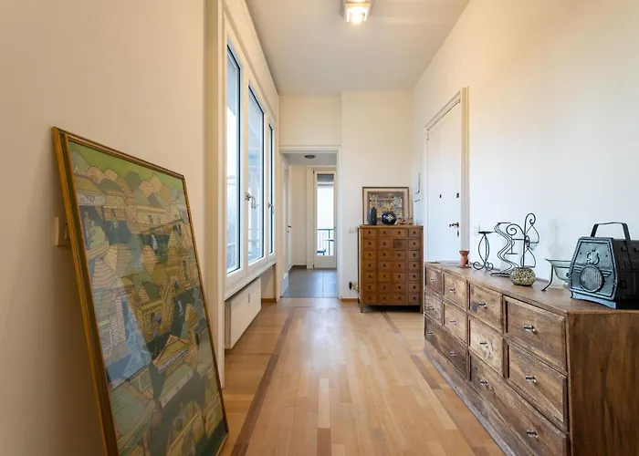 Serra 2br With Terrace By Halldis * Милан