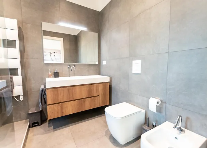 Luxury With Terrace - Napoli 35 *