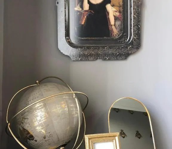 Отель Lippi 42 Single Room's In With Garden