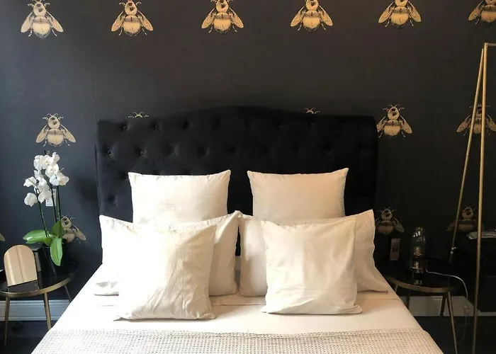 Lippi 42 Single Room's In With Garden *