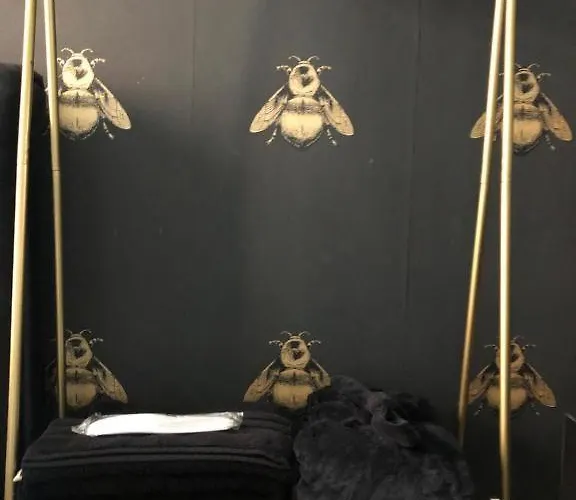 Отель Lippi 42 Single Room's In With Garden Милан