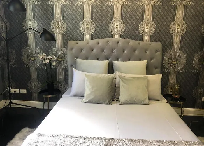 Lippi 42 Single Room's In With Garden Отель