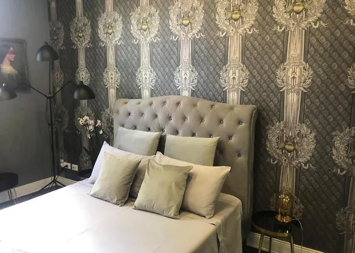 Lippi 42 Single Room's In With Garden Отель *