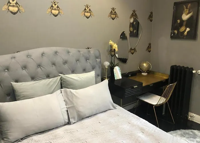 Отель Lippi 42 Single Room's In With Garden Милан