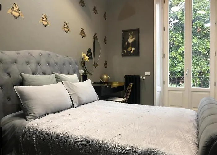 Lippi 42 Single Room's In With Garden Милан