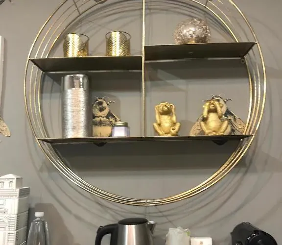 Отель Lippi 42 Single Room's In With Garden *