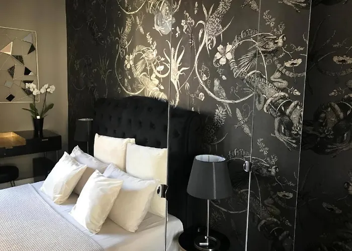 Lippi 42 Single Room's In With Garden