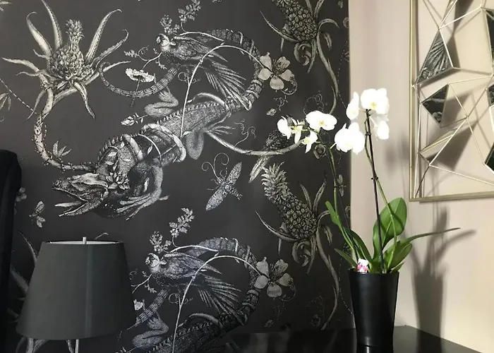 Lippi 42 Single Room's In With Garden ホテル