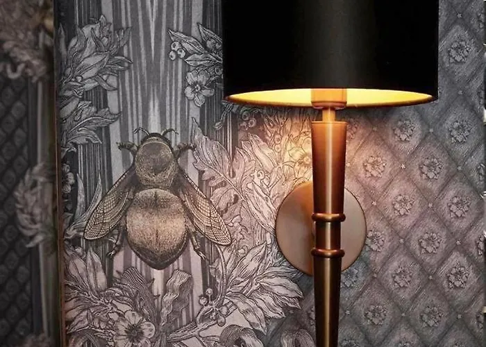 Отель Lippi 42 Single Room's In With Garden *