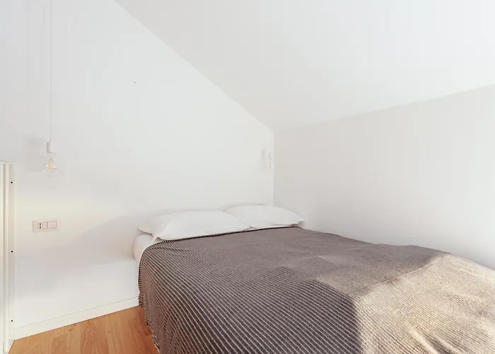 - 800 M Far From Lancetti Station Appartamento *