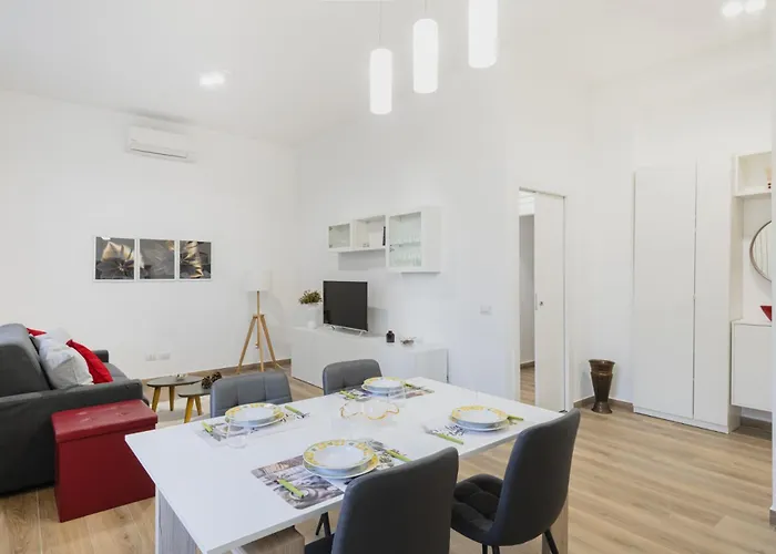 Easylife - - Gola 31 - Navigli *