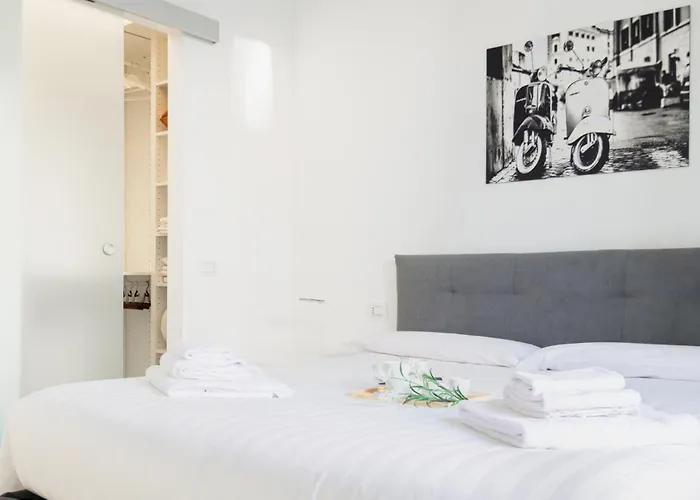 Easylife - - Gola 31 - Navigli *
