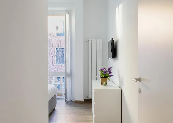 Easylife - - Gola 31 - Navigli