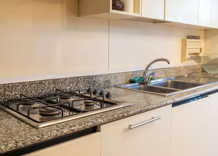 Ampio Con Terrazzo, 3 E 2 Bagni A 2 Passi Dalla Metro מילאנו