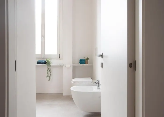 The Rent - Two-bedroom In Navigli Area Apartment