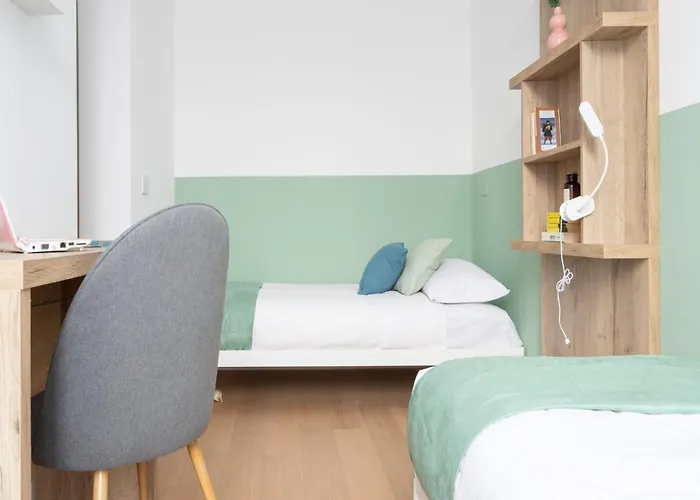 The Rent - Two-bedroom In Navigli Area Apartment